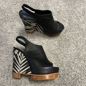 Matiko Black Leather Platform‎ Wedge Sandals Sz. 7.5